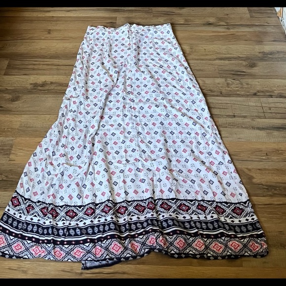 WOMEN’S Cotton On zipper maxi skirt with slits, lightweight. size XL - Picture 4 of 6